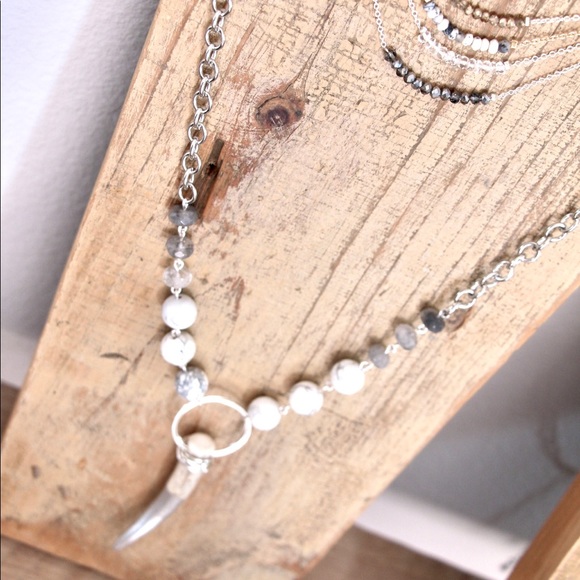 White Howlite with Dipped Antler Tip Necklace - Picture 2 of 3